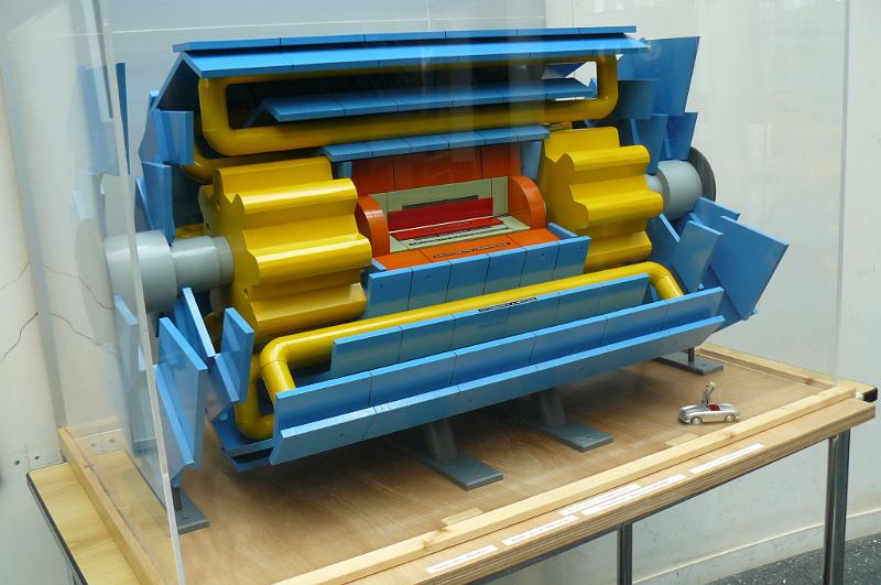 MaquetteAtlas_LAPP.jpg - Maquette fabriquée et exposée au LAPP (Annecy)