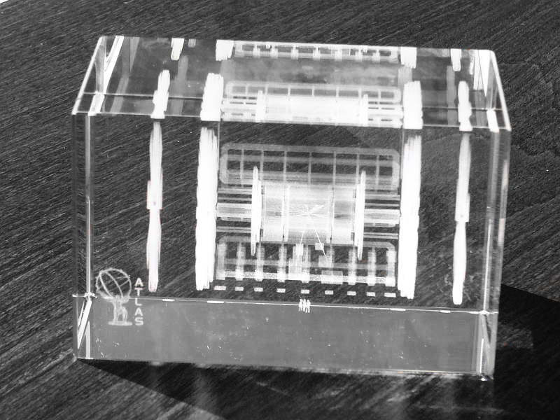 Glass_5x5x8b_bw.jpg - Photoshopped by C. Marcelloni