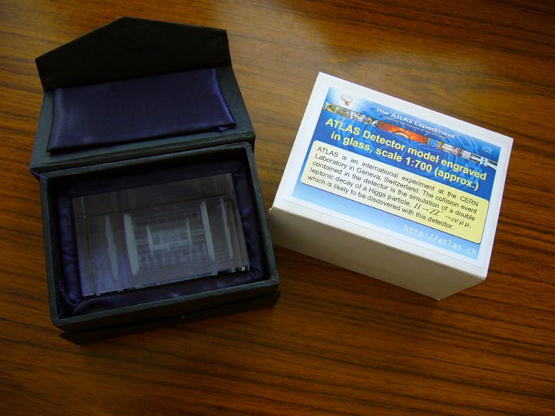 Package_open+Sticker_02.jpg