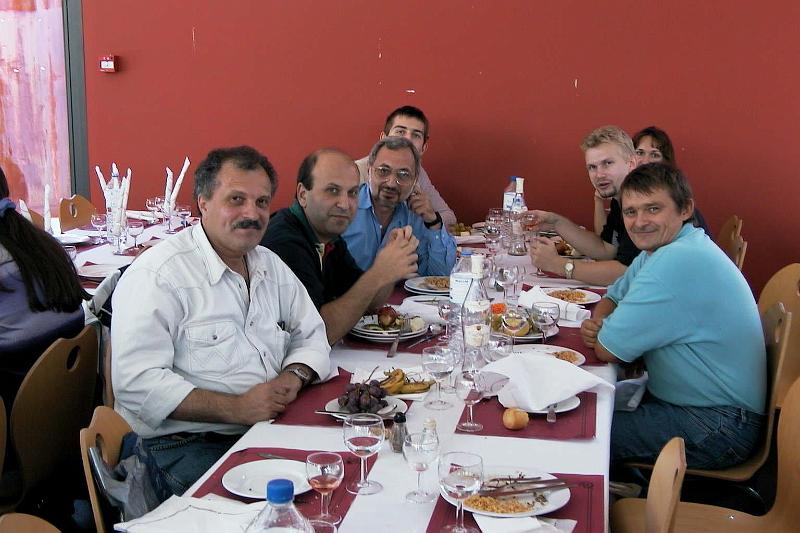 0916-img02-RussianArmenianTable.jpg