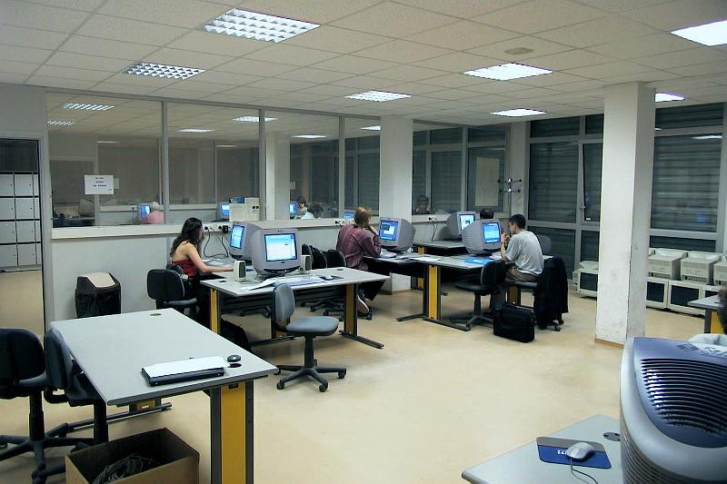 0917-img107.jpg - La salle informatique, fournie par l'UAM2