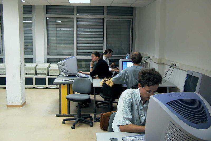 0917-img108.jpg - La salle informatique, fournie par l'UAM2